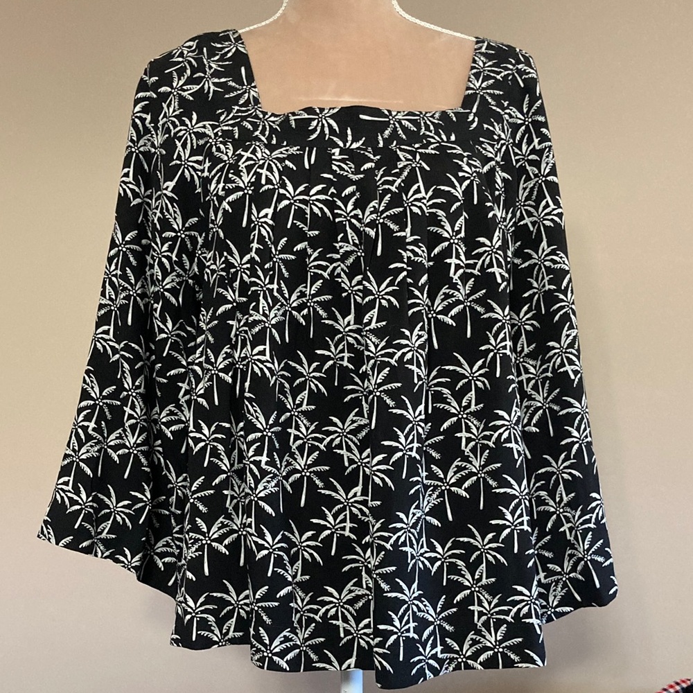 crown & ivy Black Tunic with White Palm Print